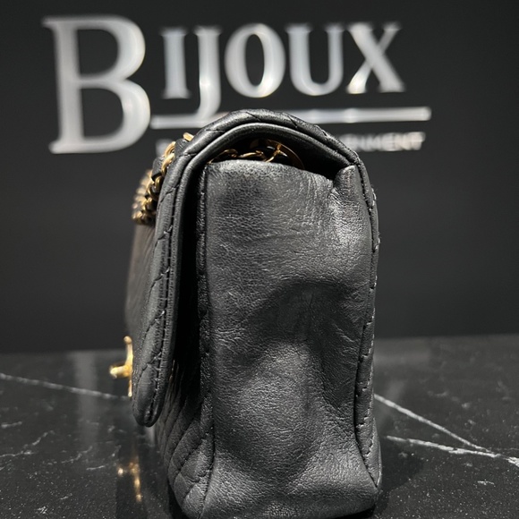 Chanel Goatskin Chevron Medium Single Flap - Picture 3 of 12